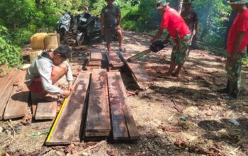 Pembangunan Jembatan Gantung Garuda Kodim 1413/Buton Lanjutkan Penyiapan Material Lantai Jembatan