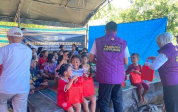 Bangkitkan Semangat Warga Pascagempa, Polda Sulteng Salurkan Bantuan dan Dukungan Psikologis di Sigi