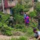 Babinsa Koramil 1413-04/Mawasangka Bersama Warga Gotong Royong Bersihkan Akses TPU Desa Lanto