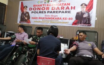 Bersatu dalam Aksi Kemanusiaan, Personel TNI dan Polri di Parepare Lakukan Donor Darah Sambut Hari Bhayangkara ke-80