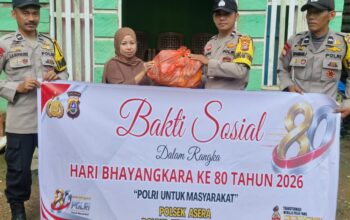 Berbagi Kebahagiaan di Moment Hari Bhayangkara ke-80, Kapolsek Asera Salurkan Bantuan Sosial Kepada Lansia dan Warga Kurang Mampu