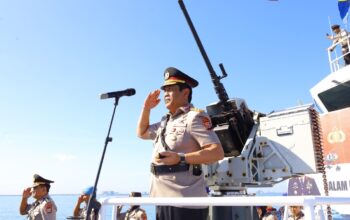 Momentum HUT Bhayangkara Ke-80, Kapolda Sulsel Pimpin Tradisi Tabur Bunga di Laut