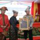 Kapolda Kepri Terima Penghargaan “Sekalung Budi” Atas Dedikasi  Membuat Rekaman Audiovisual Gurindam 12 Karya Raja Ali Haji