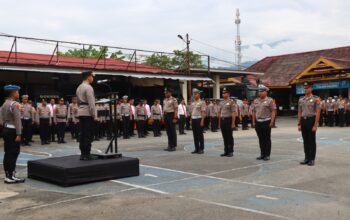 53 Personel Polres Palopo Naik Pangkat, Kapolres Ingatkan,Tingkatkan Pelayanan