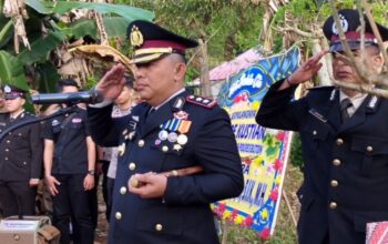 Kapolres Buton Pimpin Upacara Pemakaman Almarhum Iptu La Ode Kustian 