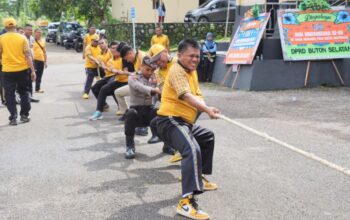 Polres Buton Gelar Lomba Tarik Tambang Sambut Hari Bhayangkara ke-80
