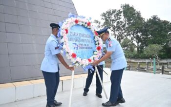Lanud Haluoleo Ziarah Rombongan Ke TMP Watubangga Kendari Pada Peringatan Hari Bakti Ke- 79 TNI AU