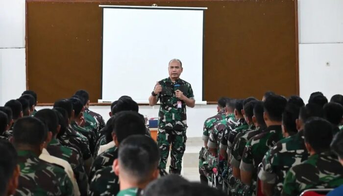 Jam Komandan, Danlanud Tekankan Disiplin Patuh Aturan, Integritas Semangat Kerja dan Inovasi Membangun Lanud Haluoleo