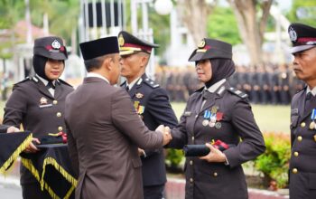 Momen HUT Bhayangkara ke-80, Tiga Personel Polda Sulteng Terima Satyalencana Pengabdian Bintang Bhayangkara Nararya dari Presiden