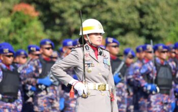Srikandi Bhayangkara Polda Kepri Ambil Peran Strategis Sebagai Petugas Upacara Hari Bhayangkara Ke-80