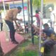 Usai Apel Pagi, Personel Polres Sinjai Kompak Gotong Royong Bersihkan Mako.