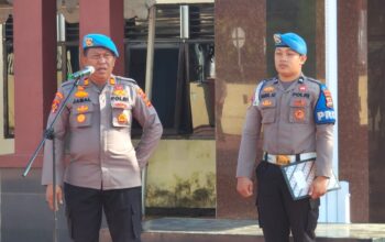 Pimpin Apel Pagi, Kasi Propam Polres Sinjai Tekankan Disiplin dan Hindari Pelanggaran.
