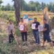 Respon Cepat Laporan Warga, Bhabinkamtibmas Polres Soppeng Mediasi Pembakaran Lahan agar Tak Ganggu Permukiman