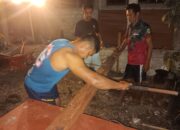 Lembur Hingga Malam, Satgas TMMD Ke-129 Kodim 1807/Sorong Selatan Kebut Pembangunan Rumah Semi Permanen Capai 49 Persen