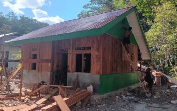 Pembangunan rumah ke-2 type 36 semi permanen capai 65%, satgas TMMD ke-129 Kodim 1807/Sorsel Wujudkan Hunian Layak Bagi Masyarakat