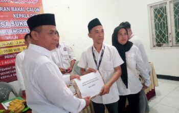 Balon Amad Resmi Mendaftarkan Diri sebagai Calon Kepala Desa Sukamaju