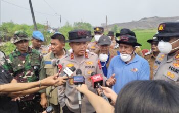 Kapolda Banten Pastikan Penanganan Kebakaran TPA Jatiwaringin Berjalan Optimal