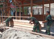 Progres RTLH Berlanjut, Pemasangan Dinding Warnai Pekerjaan di Salah Satu Titik TMMD Ke-129 Kodim 1413/Buton