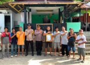 Kasat Binmas Polres Enrekang Serahkan Hadiah Juara I Lomba Satkamling Tingkat Polres Tahun 2026
