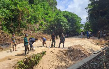 Penimbunan Material Talud Mantapkan Percepatan Sasaran Fisik TMMD Ke-129 Kodim 1413/Buton