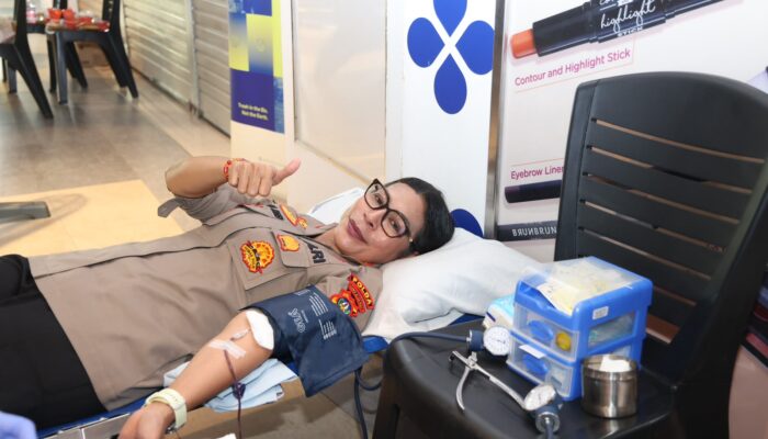 Kabid Humas Polda Kepri Hadiri Donor Darah Hut Batam Pos Ke-28