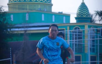 Kapolres Luwu Tunjukkan Kedekatan dengan Warga, Turun Langsung di Laga Bhayangkara FC vs Saluparemang Selatan FC