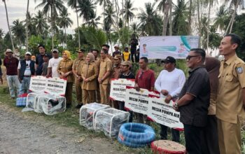 Kapolres Soppeng Hadiri Penyerahan 10 Paket Mesin Pompa Air bagi Kelompok Tani