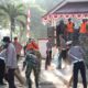 Jelang HUT ke-81 RI, TNI-Polri dan Beberapa Instansi Gelar Kerja Bakti di TMP Taccorong