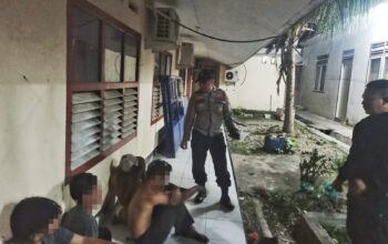 Respon Aduan di 110, Polisi Bina Empat Pemuda Asik Ngelem di Samping Kantor DKISP Banggai
