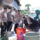 Polres Parepare dan Elemen Kepemudaan, OKP Se-Kota Parepare Salurkan Air Bersih ke Warga Terdampak El Nino