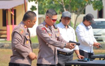 Asah Profesionalisme Personel, Kapolres Sigi Pimpin Latihan Menembak Secara Berkelanjutan