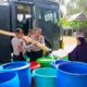 Dampak Kemarau, Polres Bulukumba Salurkan Air Bersih untuk Warga Kelurahan Dannuang