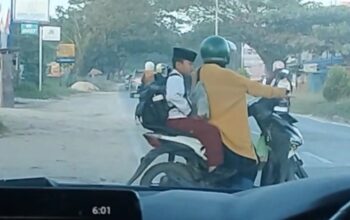 Polwan Ditlantas Polda Sultra Edukasi Pengendara Lewat Program Polantas Karib, Ajak Masyarakat Tertib Berlalu Lintas