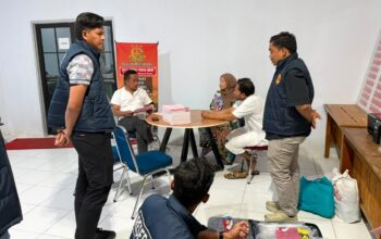 Ditreskrimum Polda Sultra Serahkan Tersangka dan Barang Bukti Kasus Dugaan Penyelenggaraan Perjalanan Ibadah Umrah Tanpa Izin ke Kejaksaan