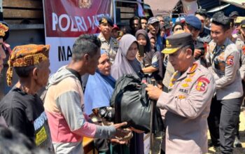 Polri Perkuat Penanganan Gempa NTT, Kapolri Tinjau Lokasi Terdampak dan Serahkan Bantuan