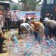 Peduli Warga Terdampak Kekeringan, Polda Banten Distribusikan 6.500 Liter Air Bersih di Tigaraksa