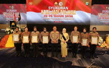 Kapolda Sulteng Pimpin HUT ke-78 Polwan, Tujuh Personel Berprestasi Dapat Piagam Penghargaan