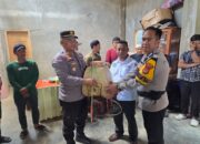Bhabinkamtibmas Polsek Alla Bersama Sat Binmas Polres Enrekang Bentuk Satgas Karhutla dan Serahkan Tangki Semprot di Desa Bolang