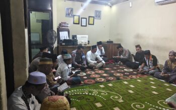 Tingkatkan Keimanan, Kapolsek Soreang Gelar Sholat Maghrib Berjamaah dan Yasinan Bersama Personel