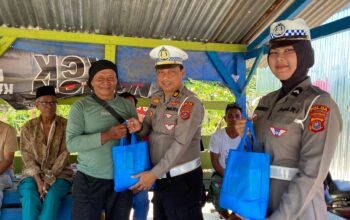 Sambut Hari Lalu Lintas Bhayangkara ke-71, Ditlantas Polda Sultra Berbagi Sembako dengan Ojek Pangkalan Petoaha