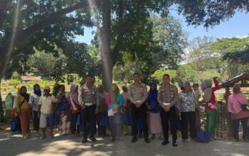 Sambut Hari Lalu Lintas Bhayangkara ke-71, Ditlantas Polda Sultra Berbagi dengan Petugas Penjaga Makam