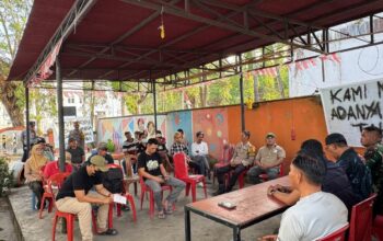 Bhabinkamtibmas Takkalala Kawal Penyaluran Bbm Dan Mediasi Keluhan Warga Terkait Limbah Pabrik