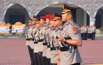 Lima Pejabat Berganti, Polda Banten Menggelar Upacara Serah Terima Jabatan