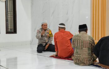 Bangun Kedekatan dengan Masyarakat, Polsek Belopa Sampaikan Pesan Kamtibmas Lewat Safari Subuh