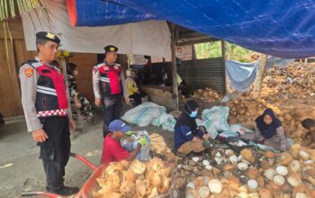 Cegah Premanisme dan 3C, Sat Samapta Polres Luwu Gencar Patroli Dialogis di Desa Rumaju