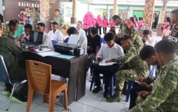 Tak Sekadar Sosialisasi, Personel Kodim dan Babinsa Dampingi Pemuda Tuntaskan Pendaftaran Rekrutmen TNI AD