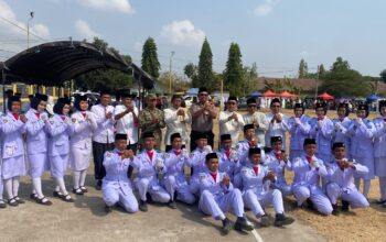 Kapolres Soppeng Bersama Masyarakat Semarakkan Pawai Hari Santri Nasional 2026, Satlantas Optimalkan Pengawalan
